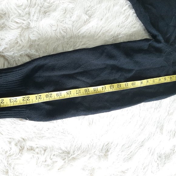 Vintage Roots Men's Black Wool V-Neck Sweater - Picture 8 of 8